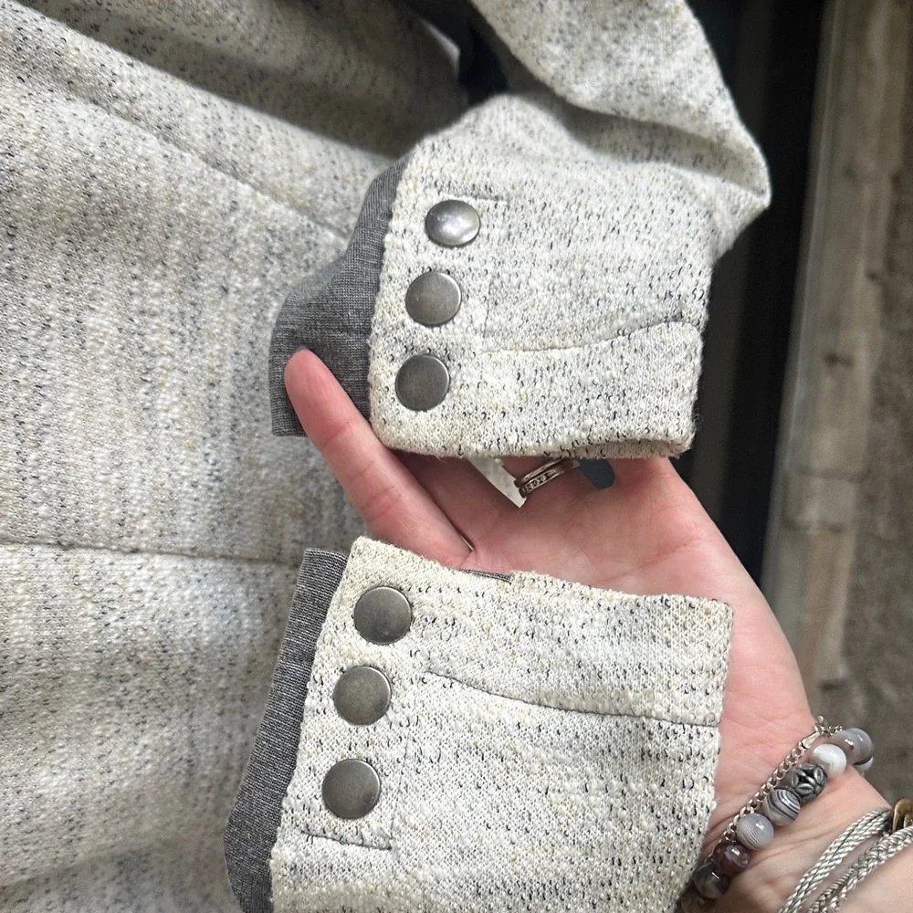 CAbi Gray and Cream Cardigan Sweater szM - Picture 5 of 5